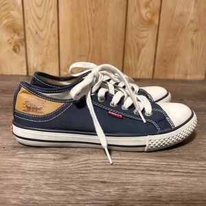 Levis Denim Low Top Sneakers Size 6 Women’s Dark Blue White Casual Logo Shoes
